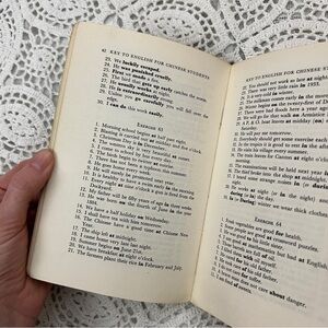 Lil vintage English guidebook